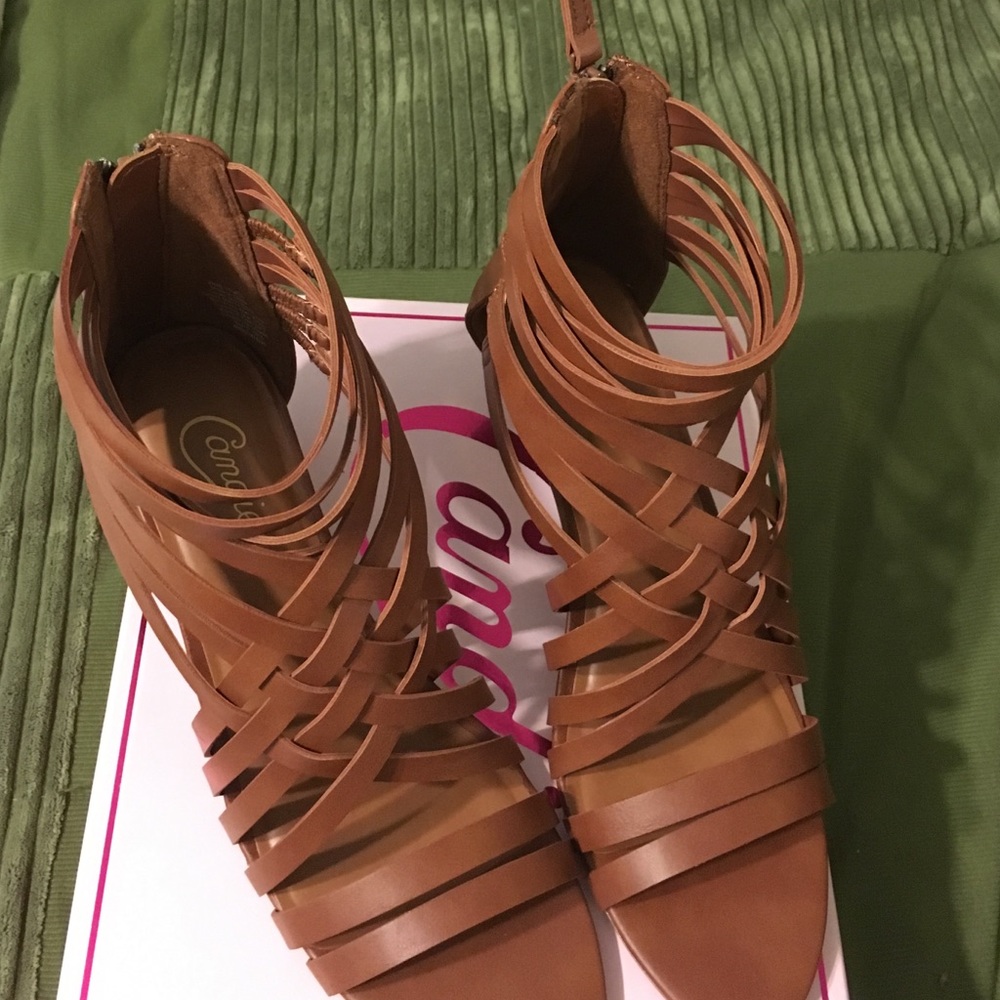 BRAND NEW Candie's ankle gladiator camel sandals